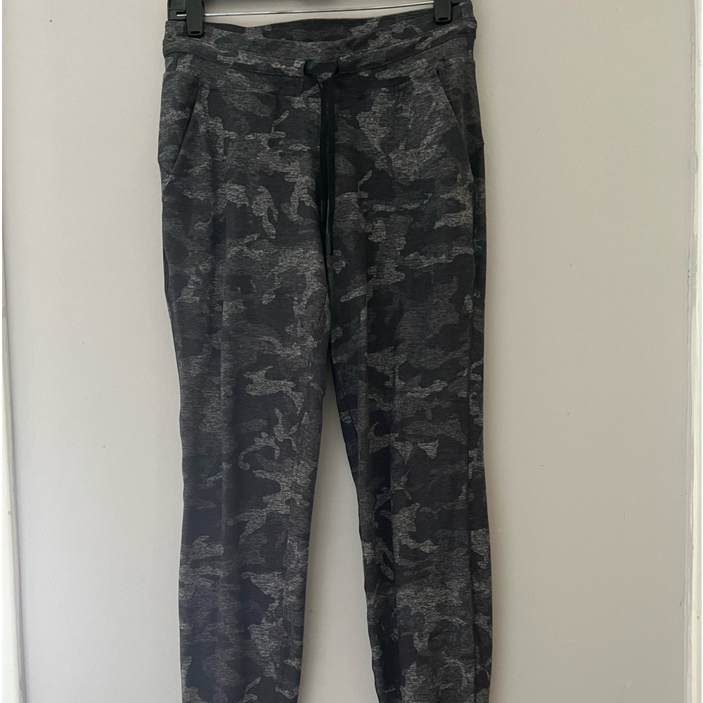 Lululemon Ready to Rulu classic fit jogger *almost new!